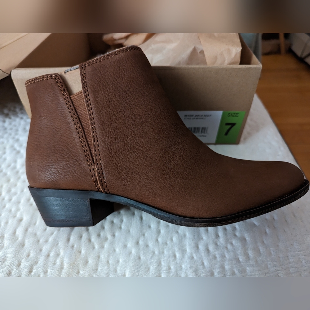 Lucky brand Booties size 7